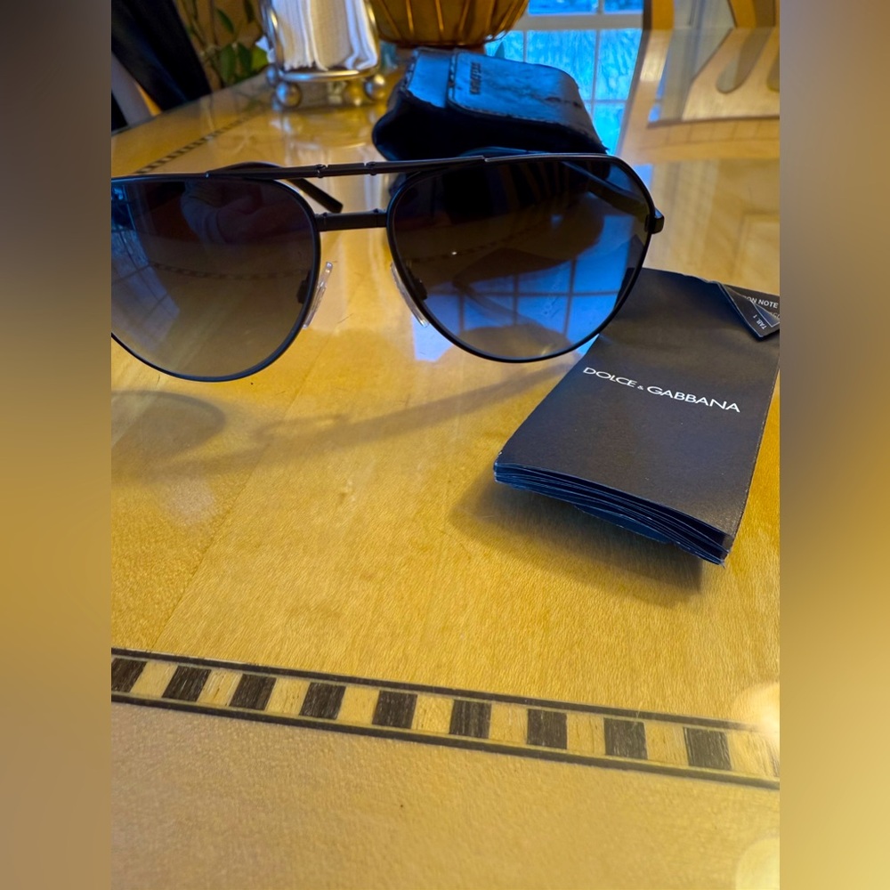 D&G  shades